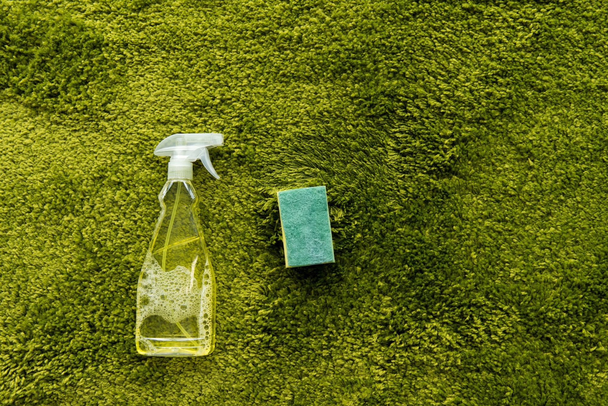 Grasfleck auf Lederhose nach Outdoor-Nutzung
