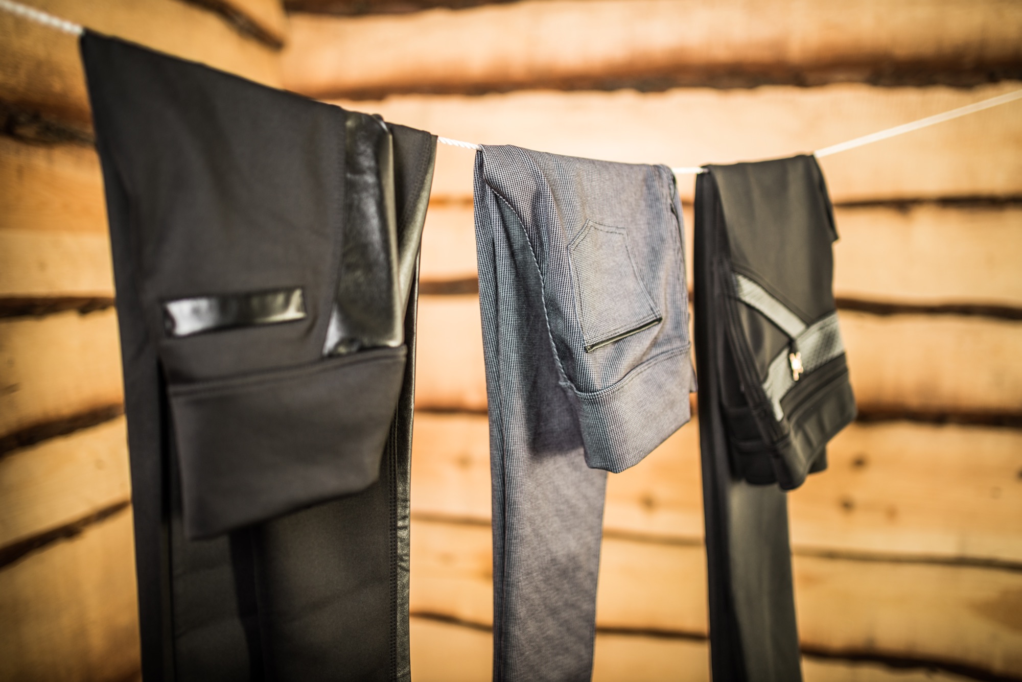 Lederhose nach langer Lagerung wird aufgefrischt
