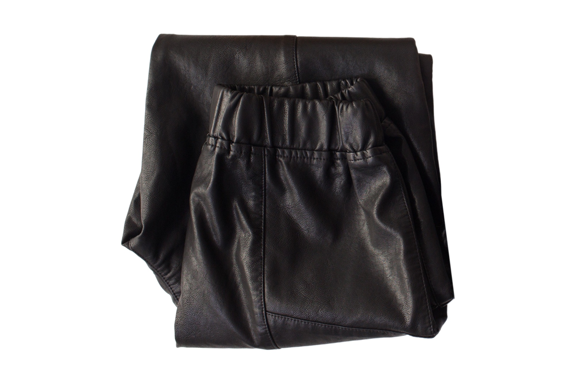 Lederhose mit Geruchsproblem wird behandelt